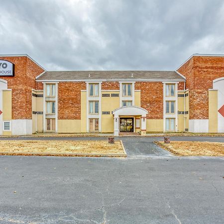 Hotel Oyo Townhouse Tulsa Woodland Hills Esterno foto