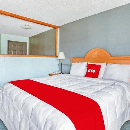 Hotel Oyo Townhouse Tulsa Woodland Hills Esterno foto