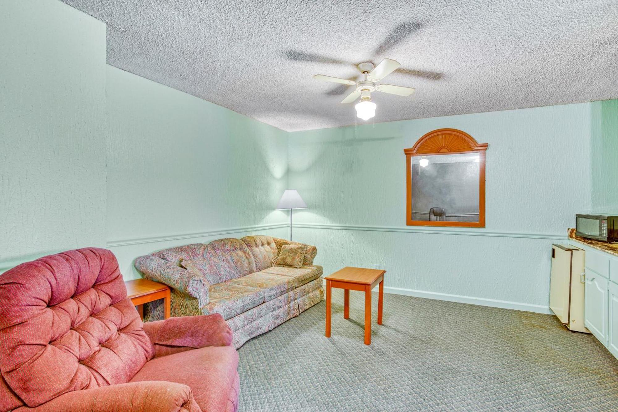Hotel Oyo Townhouse Tulsa Woodland Hills Esterno foto