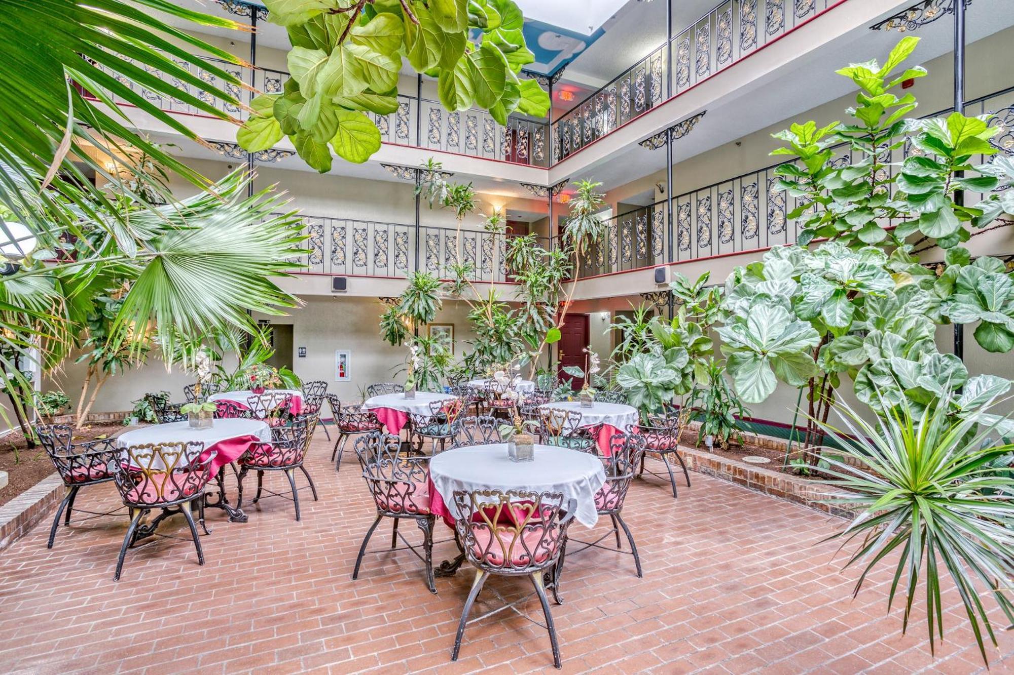 Hotel Oyo Townhouse Tulsa Woodland Hills Esterno foto