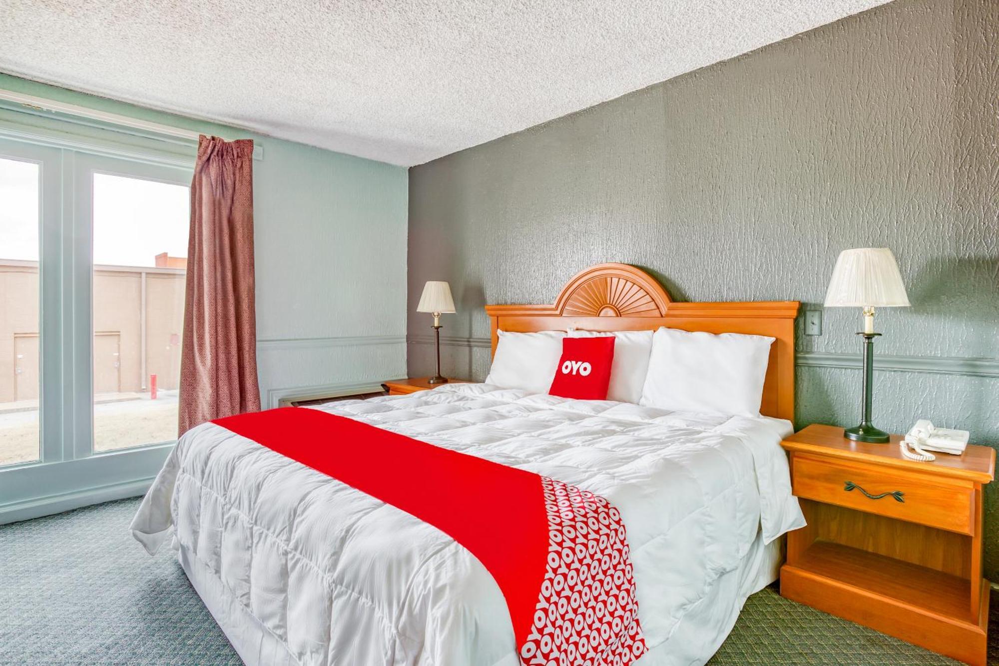 Hotel Oyo Townhouse Tulsa Woodland Hills Esterno foto