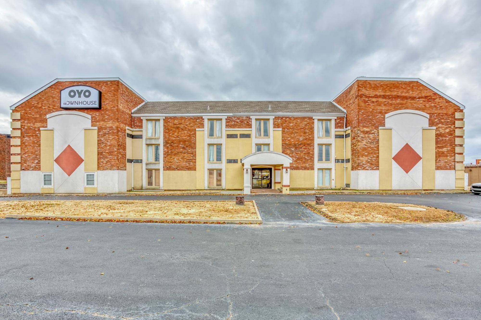 Hotel Oyo Townhouse Tulsa Woodland Hills Esterno foto