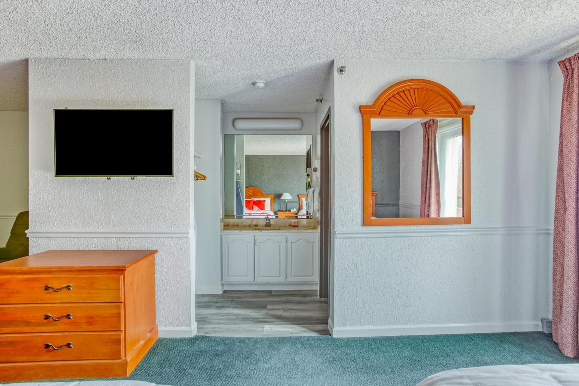 Hotel Oyo Townhouse Tulsa Woodland Hills Esterno foto